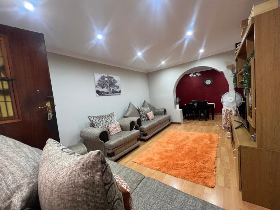 3 Bedroom Property for Sale in Booysens Park Eastern Cape